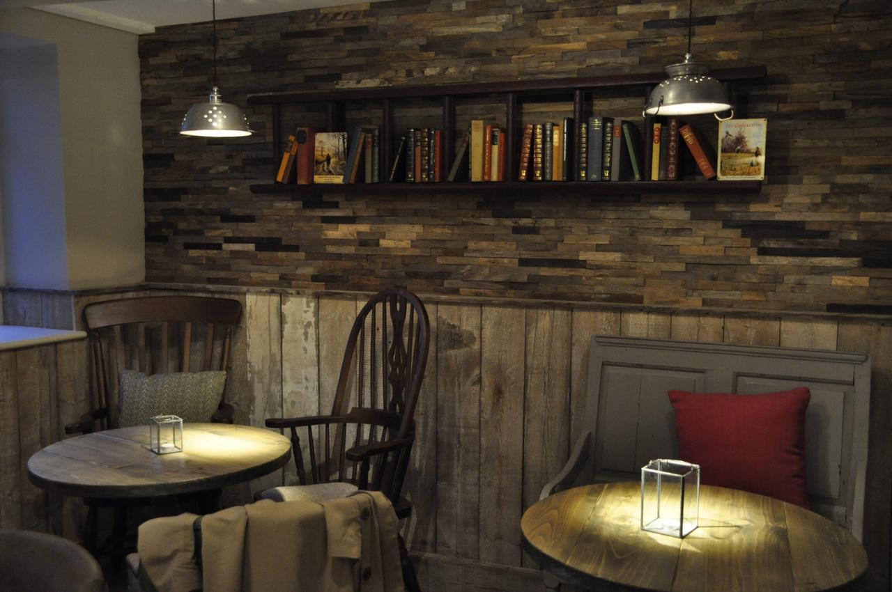 Higher Buck Inn Уоддингтон Экстерьер фото